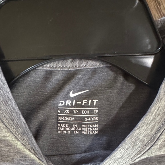 Nike Gray T-Shirt and Black Shorts Set for Boys - Picture 2 of 4